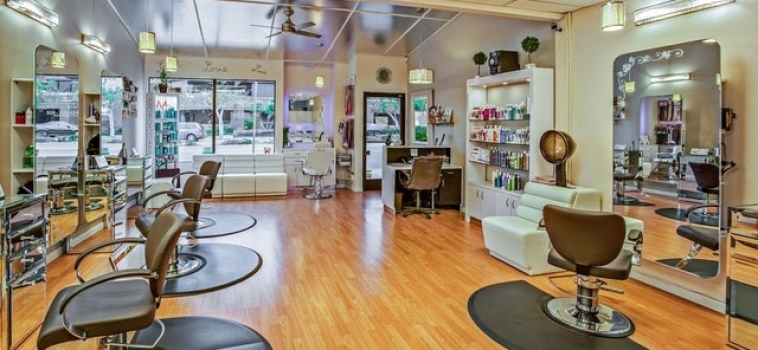 Must-Have Features for Your Salon’s Mobile App